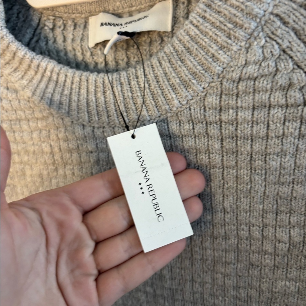 Banana Republic Light Gray Crewneck Sweater - Picture 5 of 9